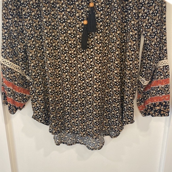 MASON & BELLE Caseey tassel boho blouse - Picture 3 of 10